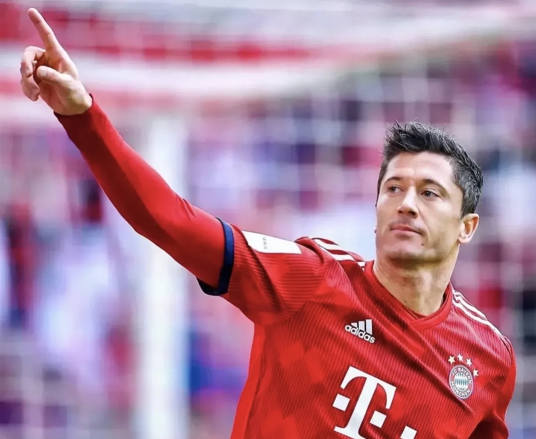 九游正版平台莱万多夫斯基官方宣布出色防守新规，法国队引发争议！比赛高潮迭起的简单介绍